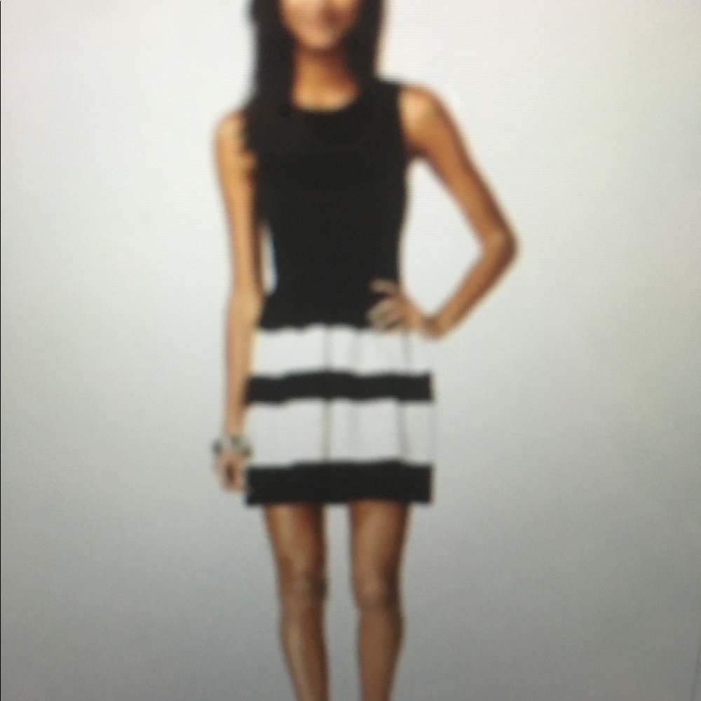 Black and white dress sleeveless